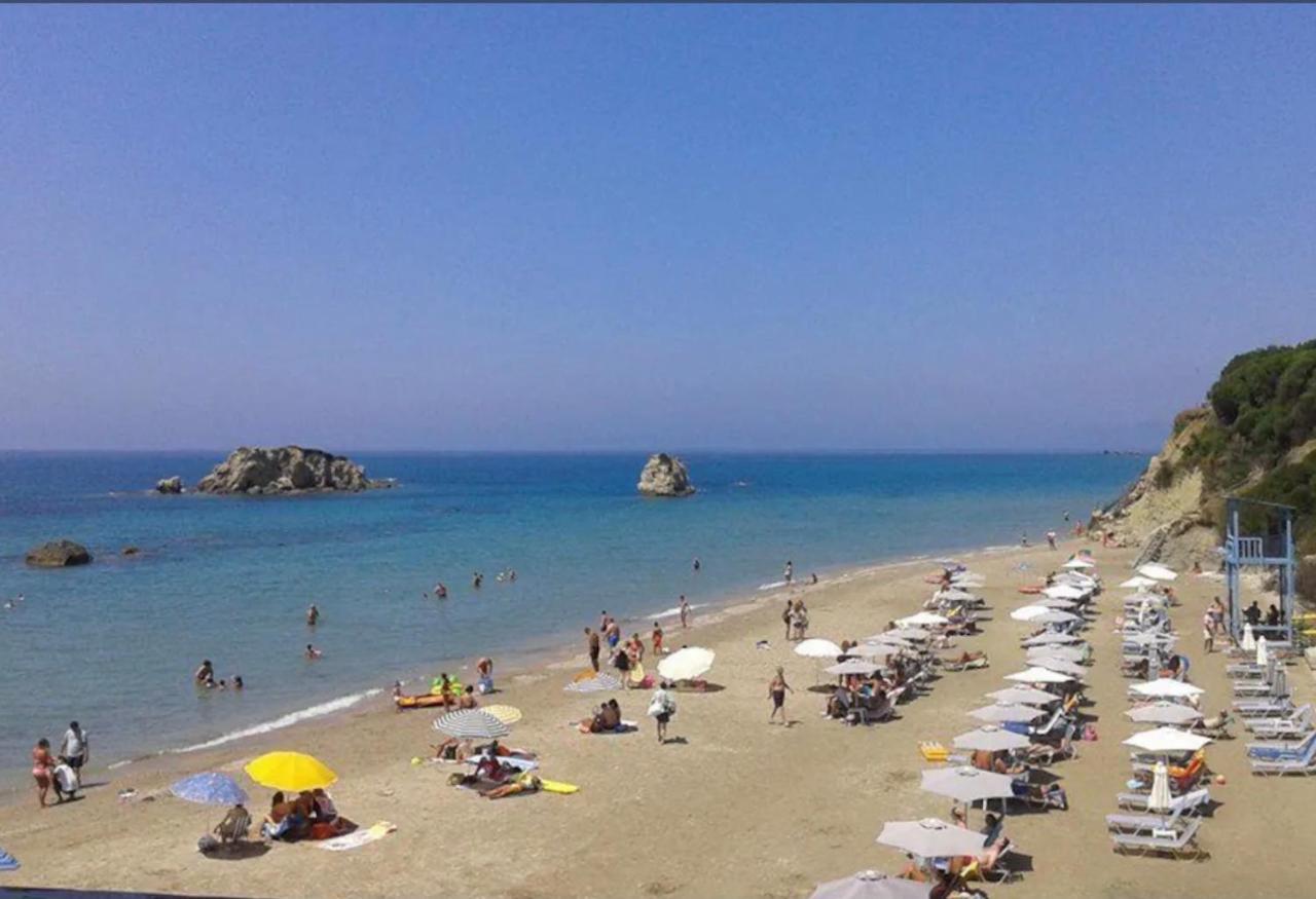 Stefanias Prasoudi Beach Agios Matthaios  ภายนอก รูปภาพ